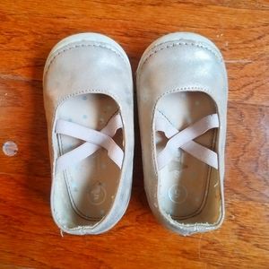 Genuine kids size 5 toddler